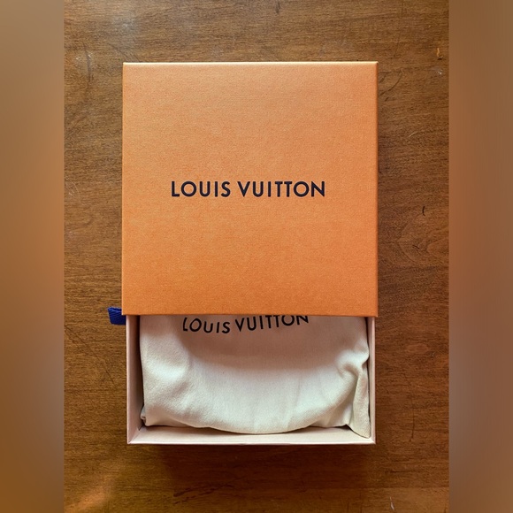 Louis Vuitton belt 90mm - Picture 2 of 2